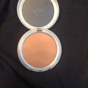Bronzing Powder